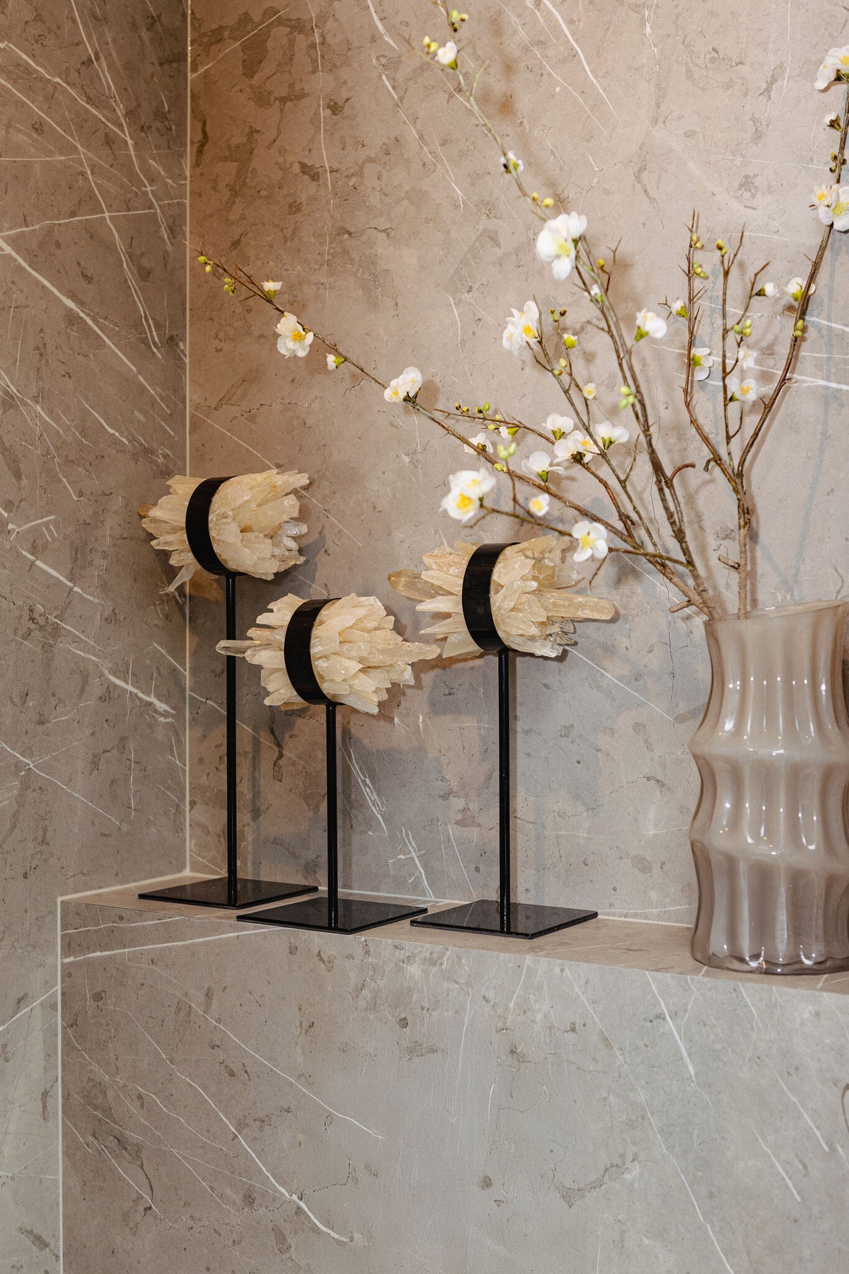 Yerin Natural Quartz Mineral Cluster Deco Statue L PTMD