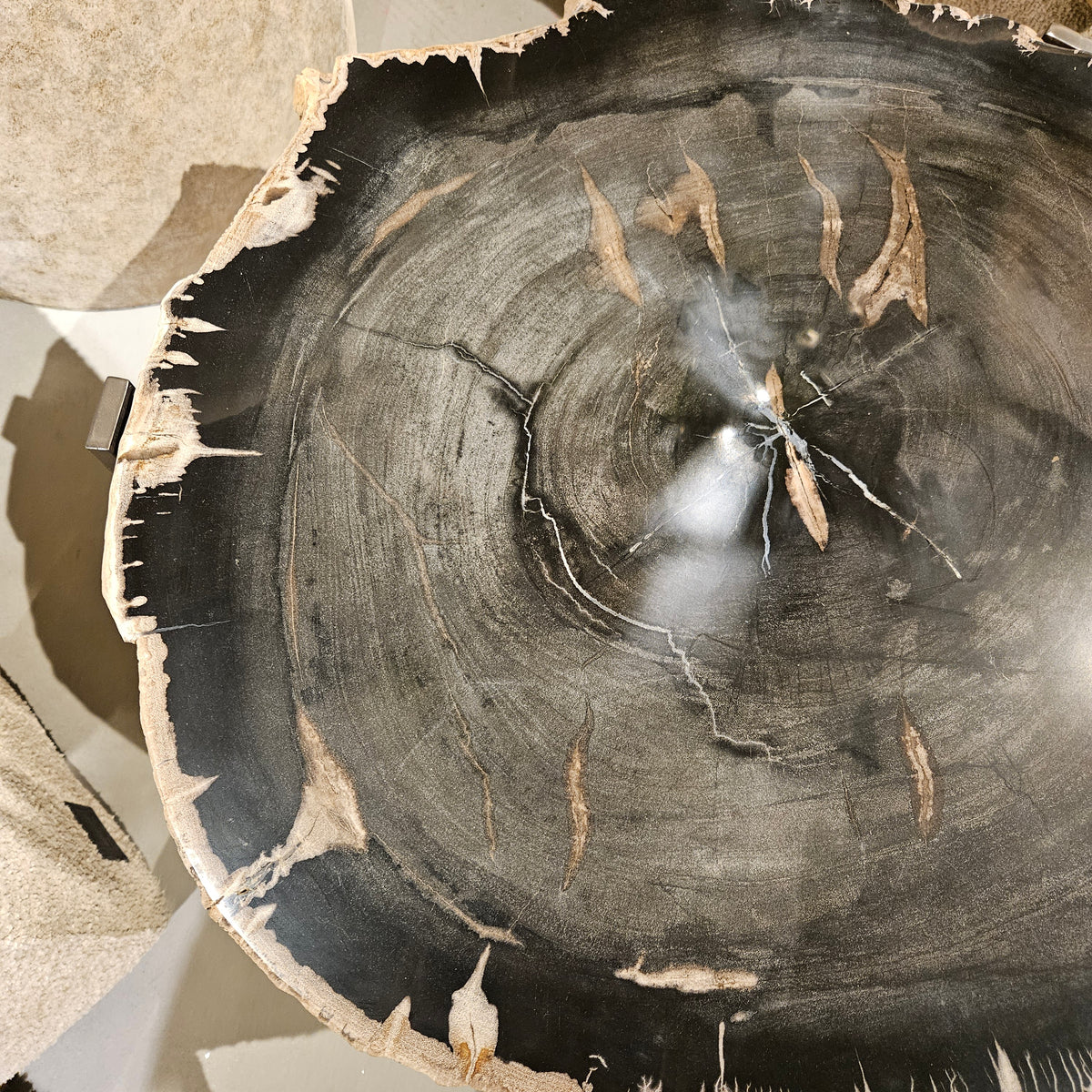 Rudi Grey petrified wood coffeetable nickel Set van 3 - Salontafel - PTMD - livinglovely.nl