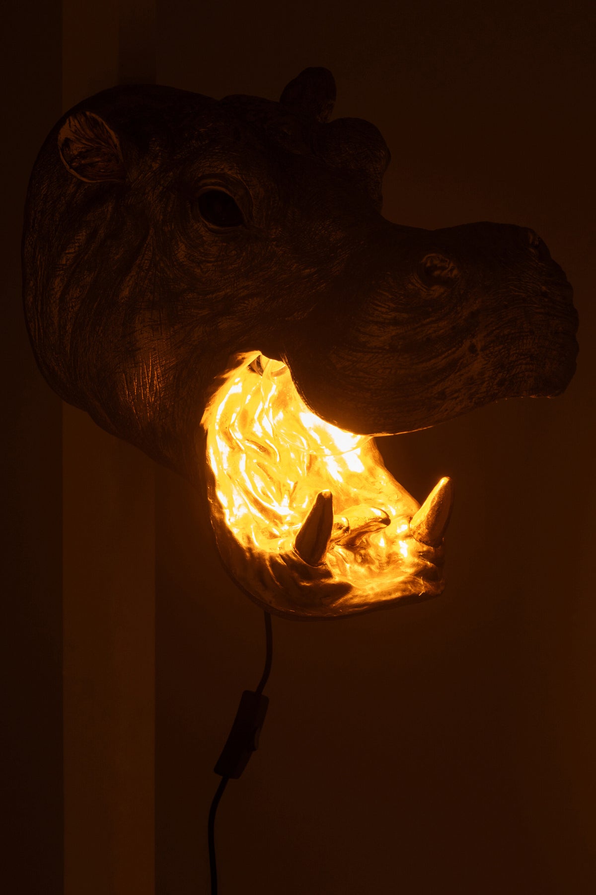 Wandlamp Nijlpaard Kop Hars Goudkleurig J-Line