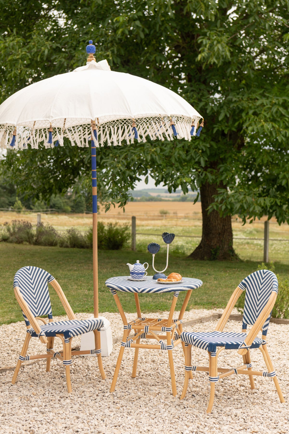 Outdoor Eettafel Geo Rond Rotan Blauw/Wit J-Line