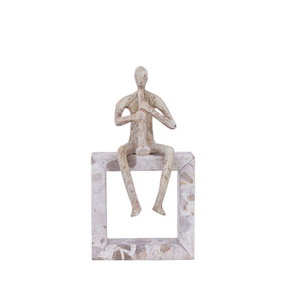 Aleria Beige Casted Alu Trumpet Man On Marble Base PTMD
