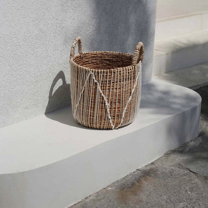 De Straight Stitched Macramé Mand - L Bazar Bizar