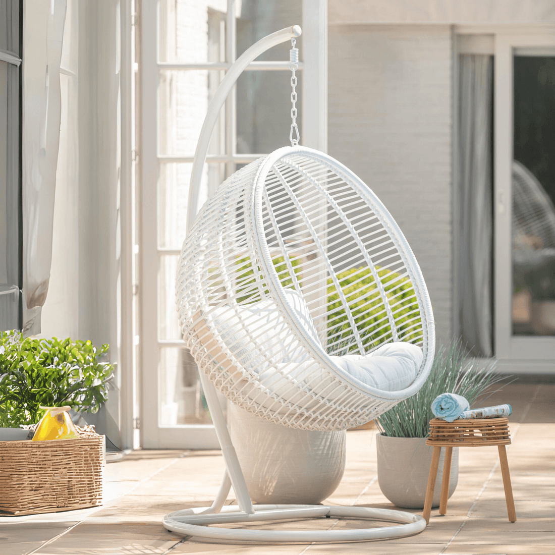 Hangstoel Rond Staal Wit - Hangstoel - J-Line - livinglovely.nl