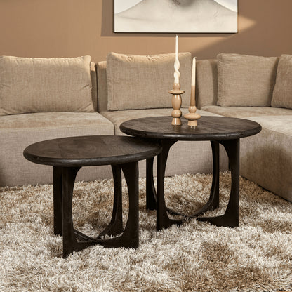 Salontafel Milou Mangohout Zwart 70cm van Starfurn met rond zwart blad, vooraanzicht