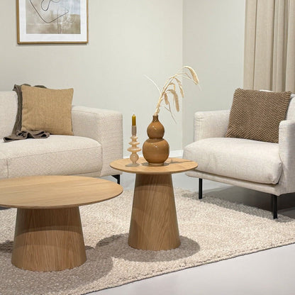 Salontafel Novero naturel Ø80cm in een woonkamer