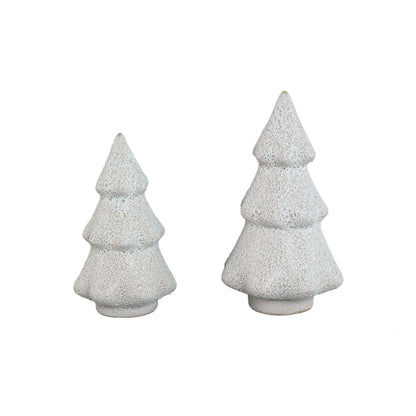 Set Van 2 Malin Kerstbomen Keramiek Wit Hoekig van PTMD, de complete set met beide kerstboombeelden naast elkaar op witte achtergrond